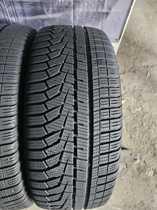 2 anvelope iarna 215 45 18 Hankook 6.2mm