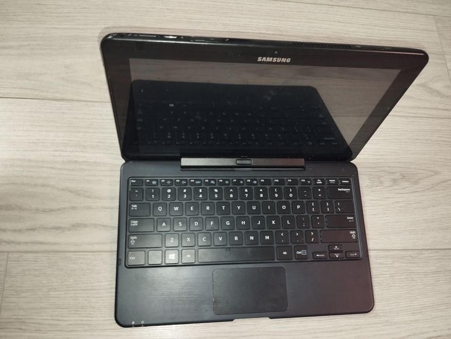 Ноутбук-планшет Самсунг