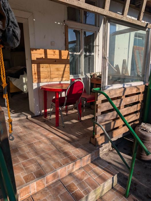 Casa cu spațiu comercial de vanzare pe str. Budiului