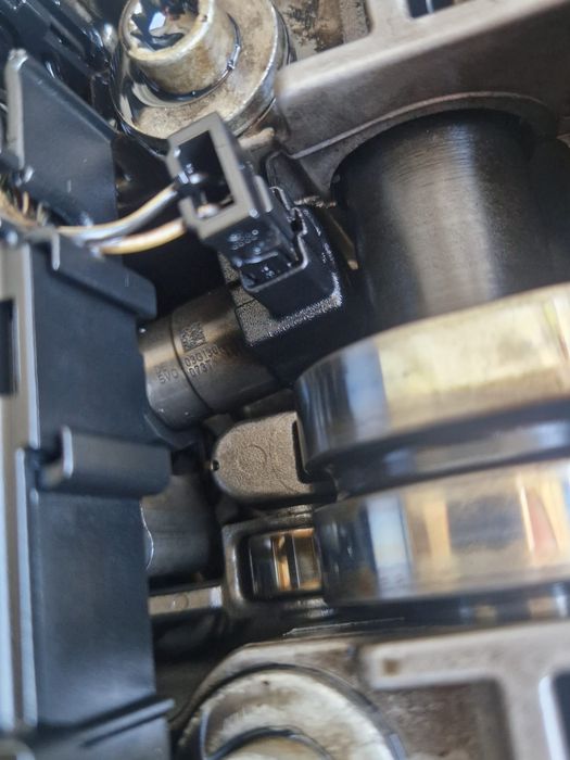 Injectoare vw 2.0 170 cp cod 073T