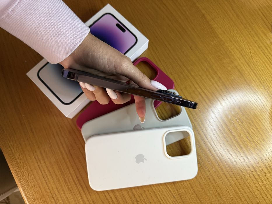 IPhone 14 Pro Max 256GB Deep Purple с КУТИЯ и 3 КЕЙСА