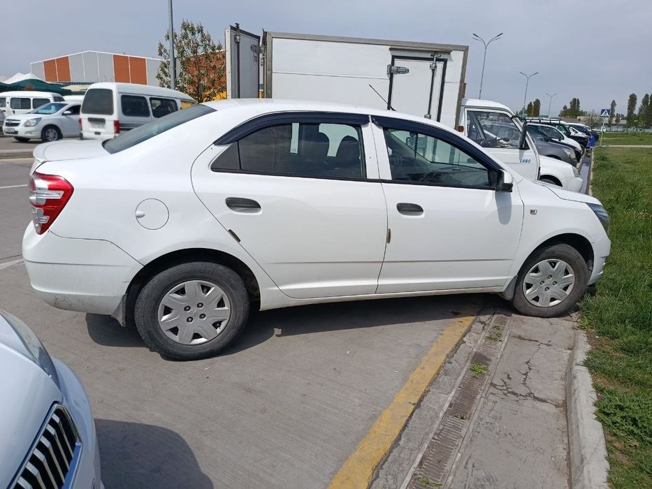 Кобальт ок рангли, сотилади, продаёт