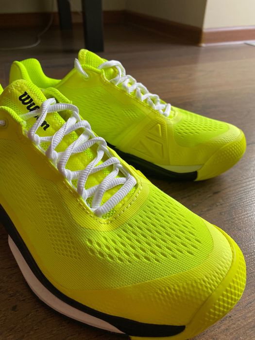 Продам кроссовки теннисные Wilson