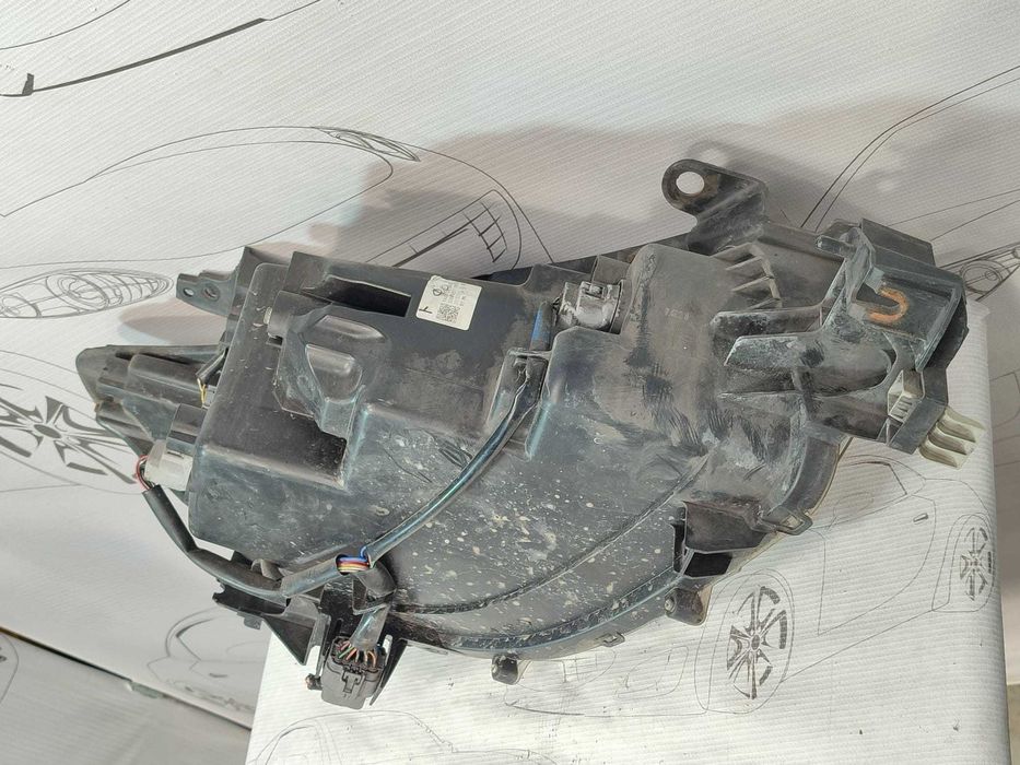 Far stânga UK Mazda CX-5 2015 2.2 Diesel 110kW Bi-Xenon cu lupă Cod OEM: KA3B51040C (4G2)