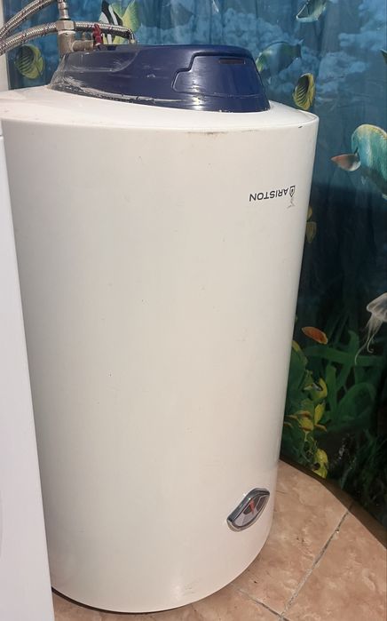 Продам водонагреватель Ariston 80 литров