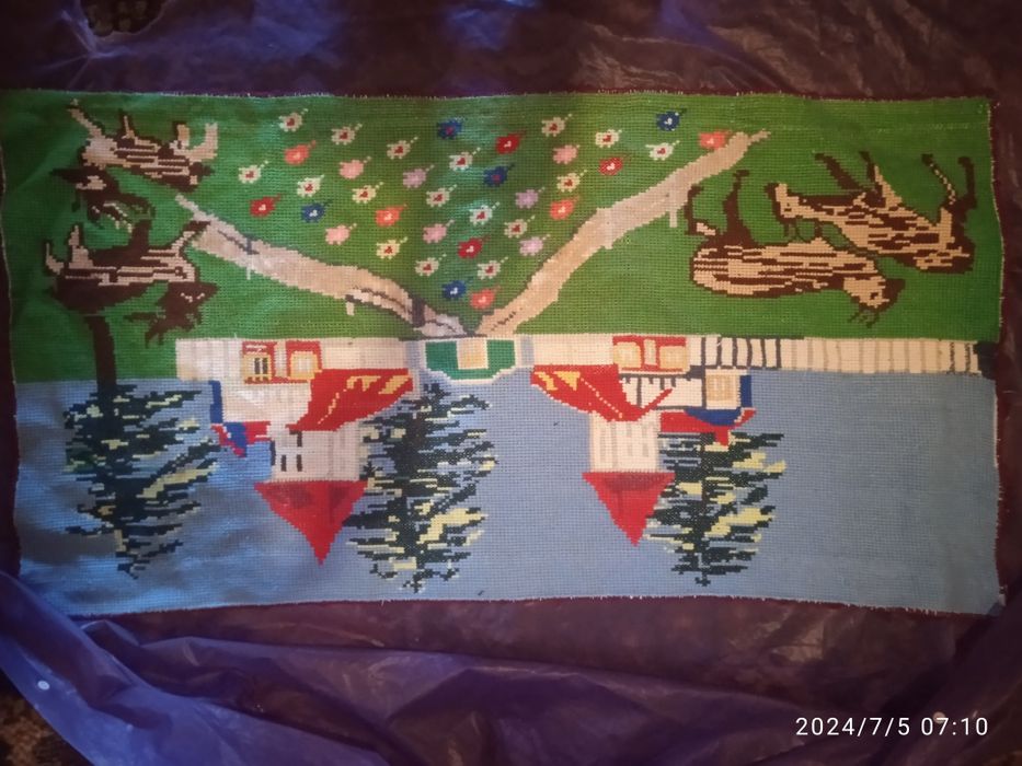 Țesături lucrate manual