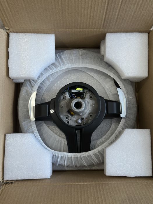 *ТОП ЦЕНА* BMW M Performance волан с алкантара и карбон f30, f10 x3 x5