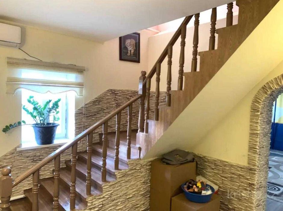 Частный дом с мансардой