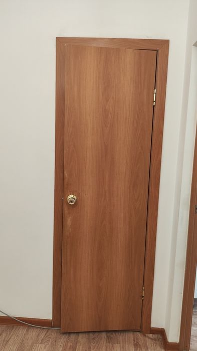 Деревянные двери Б/У