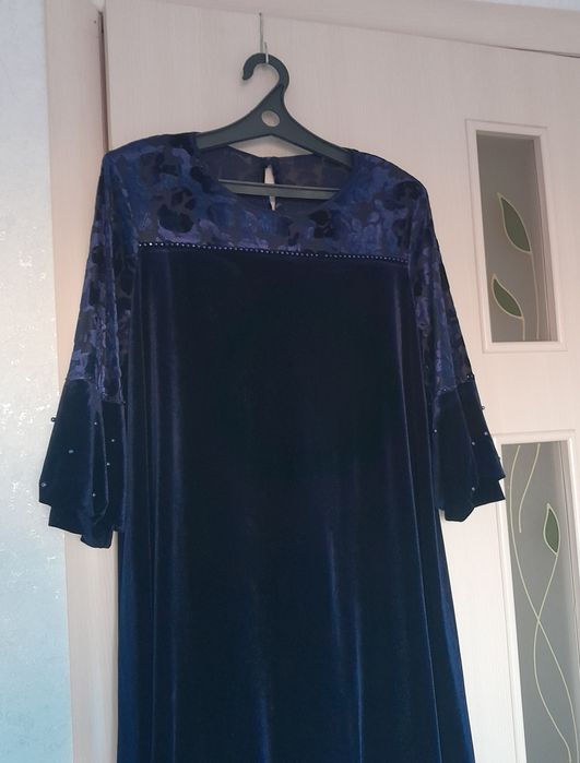 Платье велюровое нарядное