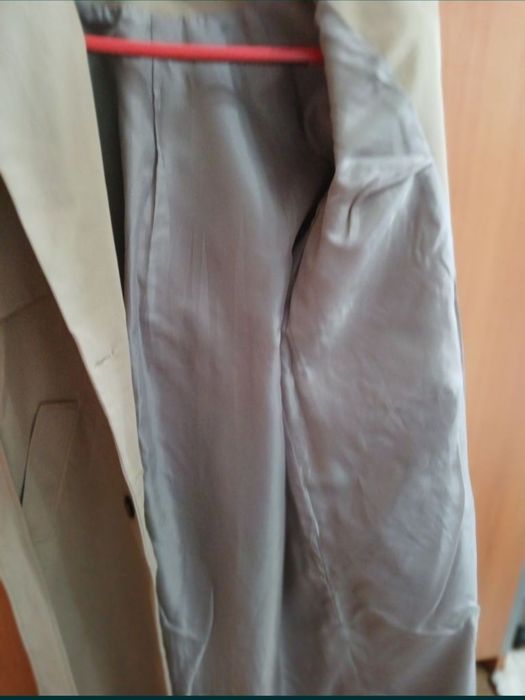 Продаю плащь для девушек и женщин