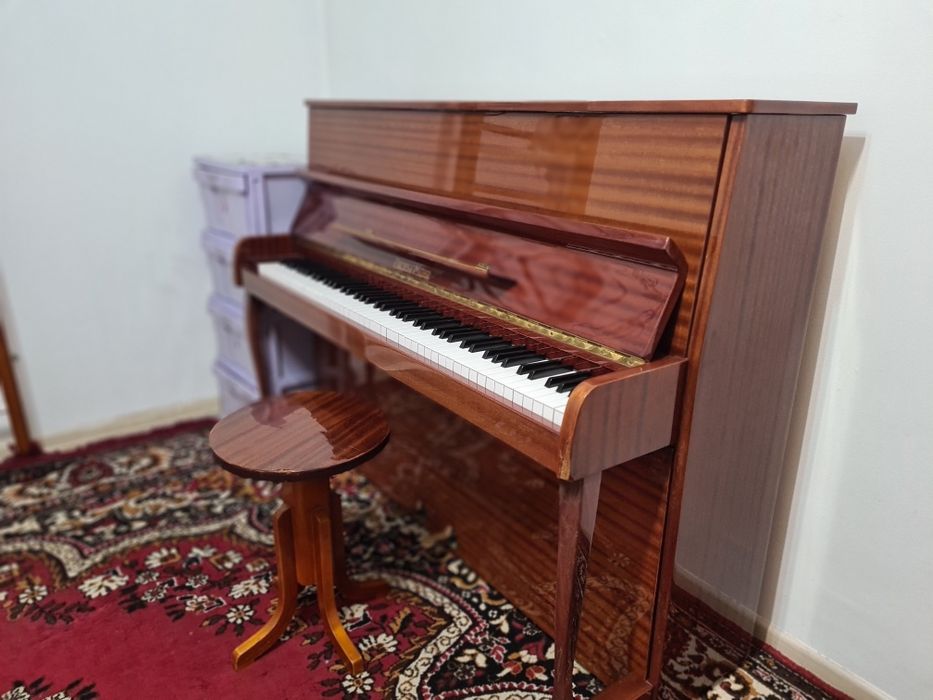 Продам фортепиано в хорошем состоянии. Продаём так как не используем