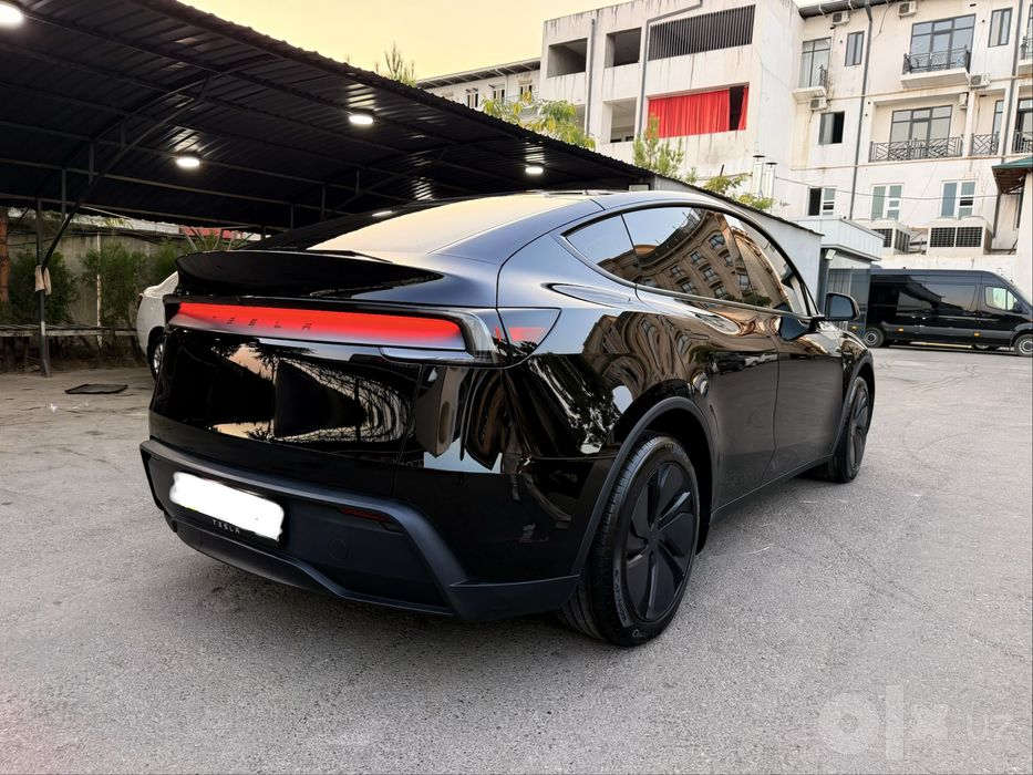 Tesla model Y juniper Rwd premium