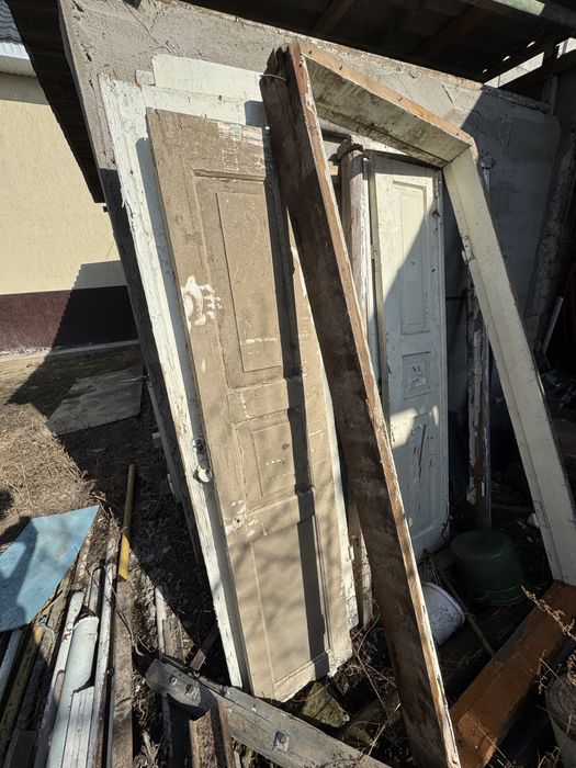 Есік сатылады,дверь продаеться.