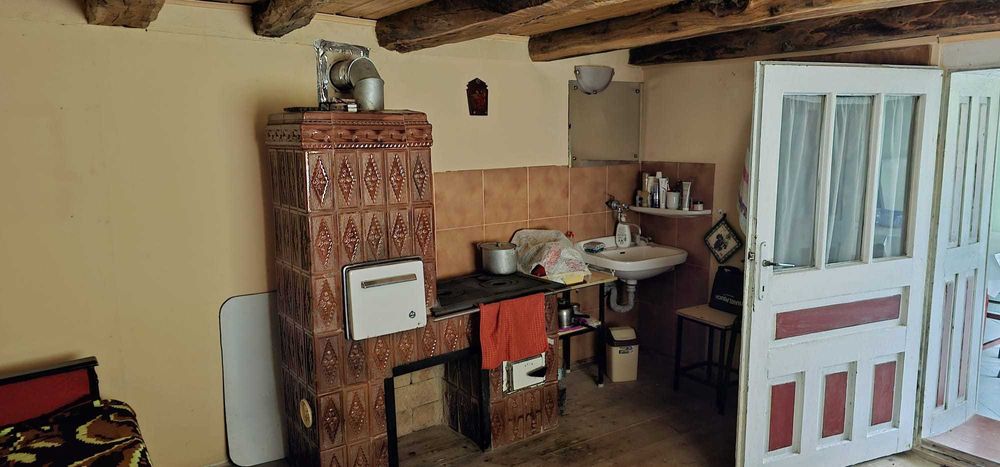 Casă cu livadă și râu – Almașu Mare