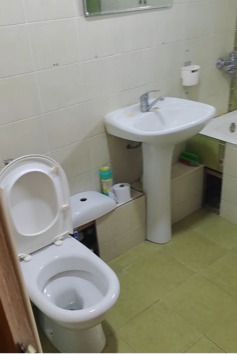 Сдается квартира 2- комн. Переделанная в 3-х комн. Яшнабад.район