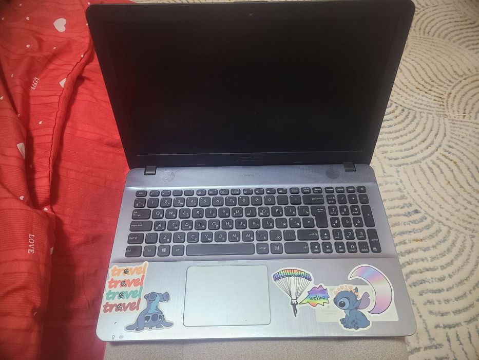 Ноутбук в хорошем состоянии Asus