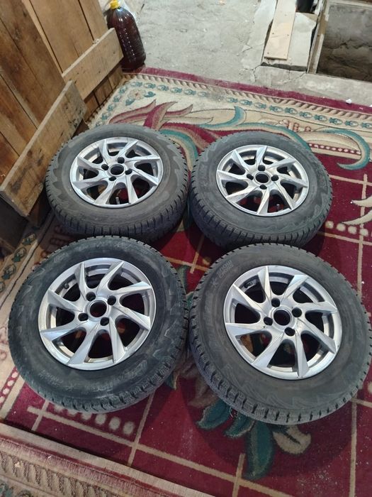 Продам зимнюю резину на R13