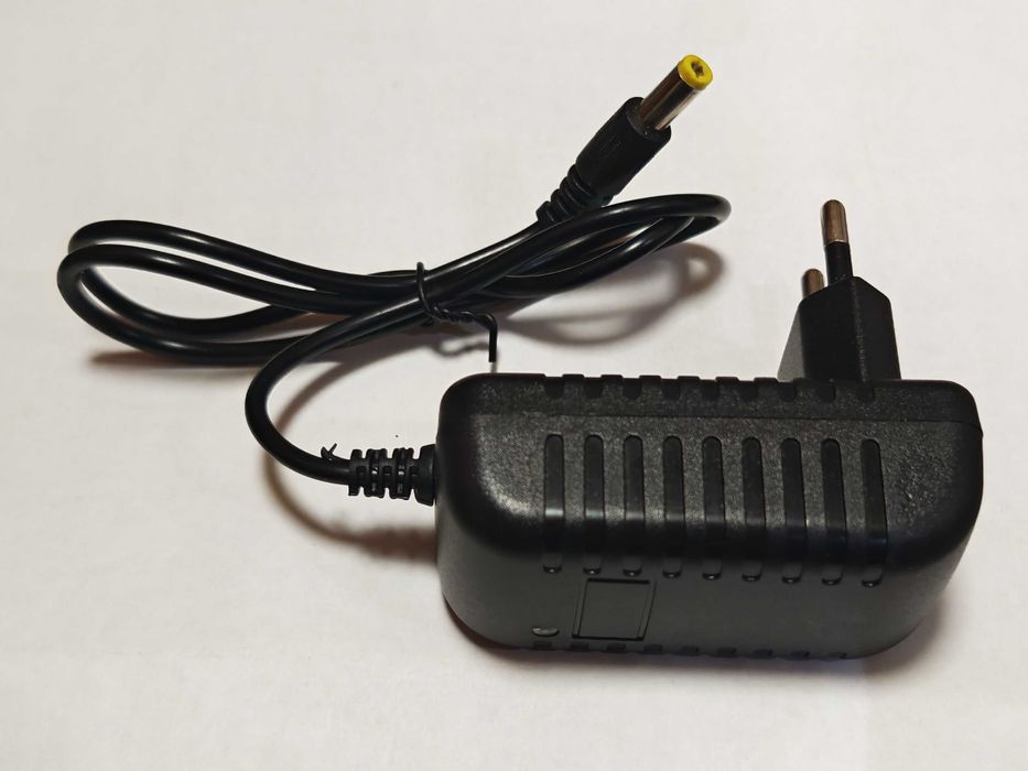 ЗАРЯДНО за 18V Акумулаторни батерии/уреди/инструменти 21V/0,8-2,0A