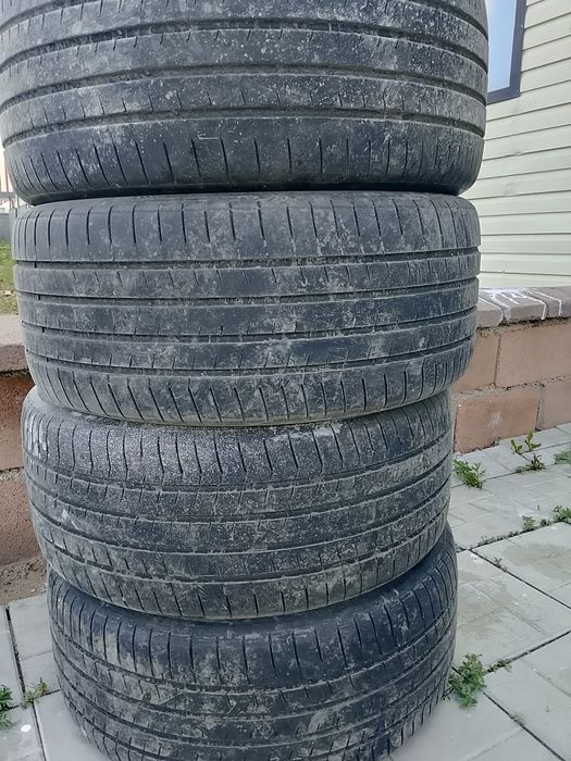 Продам шины.235.40 zr 18