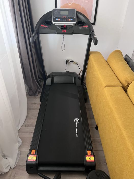 Banda de alergat electrica FitTronic® Delta 550, motor 4.0 CP, greutat