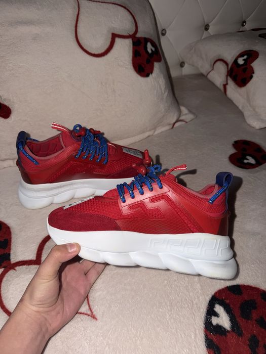 Versace chain reaction