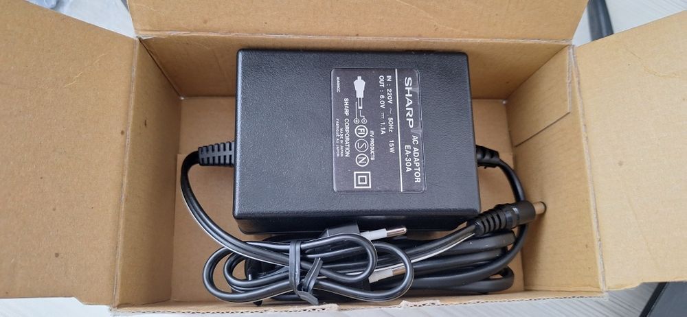 Alimentatoare originale Sharp si Sony Japan.