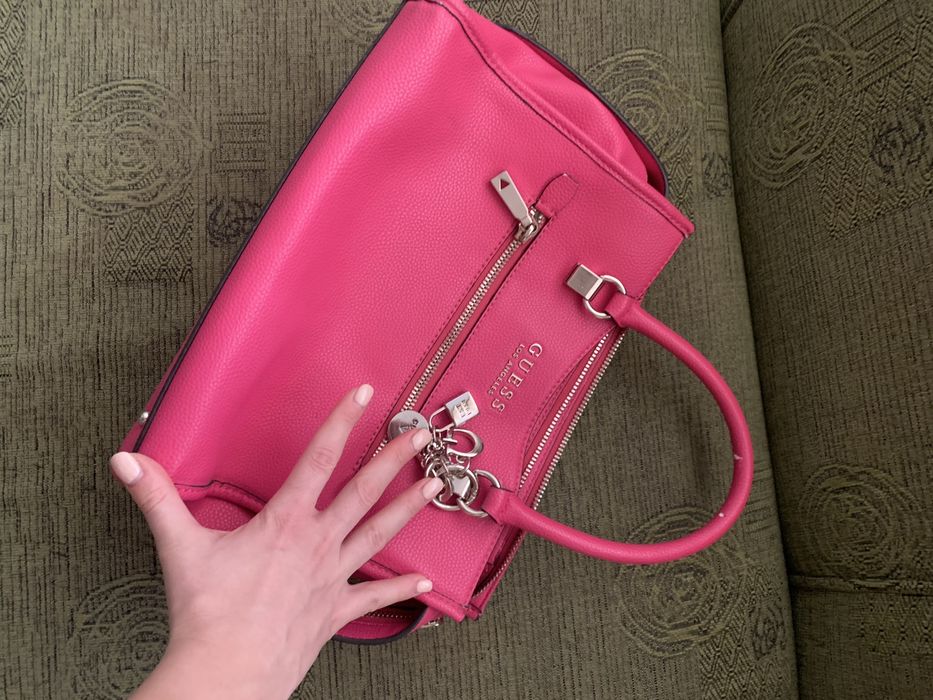 Чанта Guess,цикламено