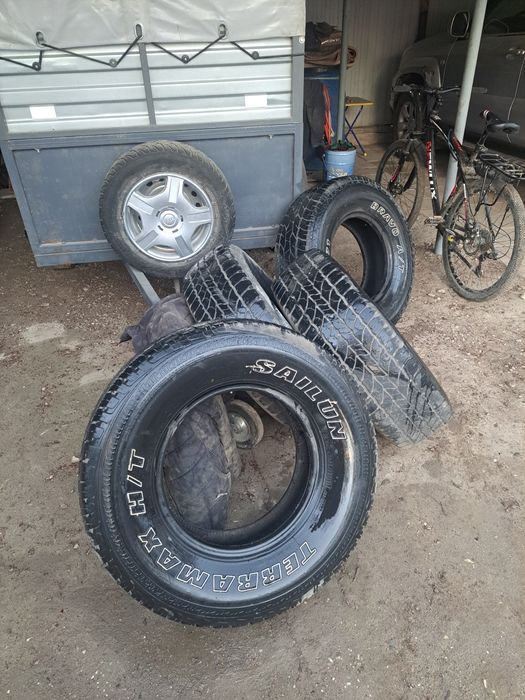 Продам шины на джип