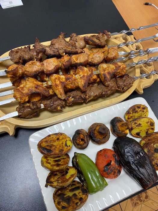 Продаеться шашлычная зона