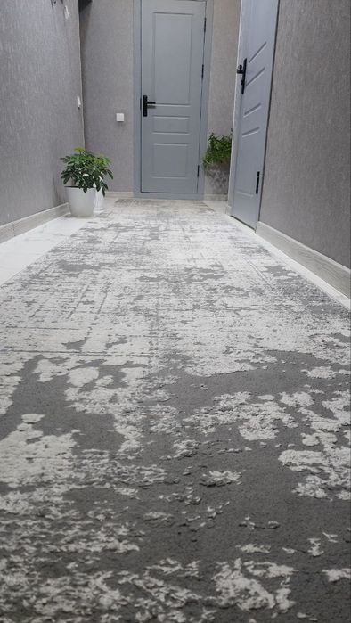 Uy uchun gilam - 4 x 1 metr uzunligi