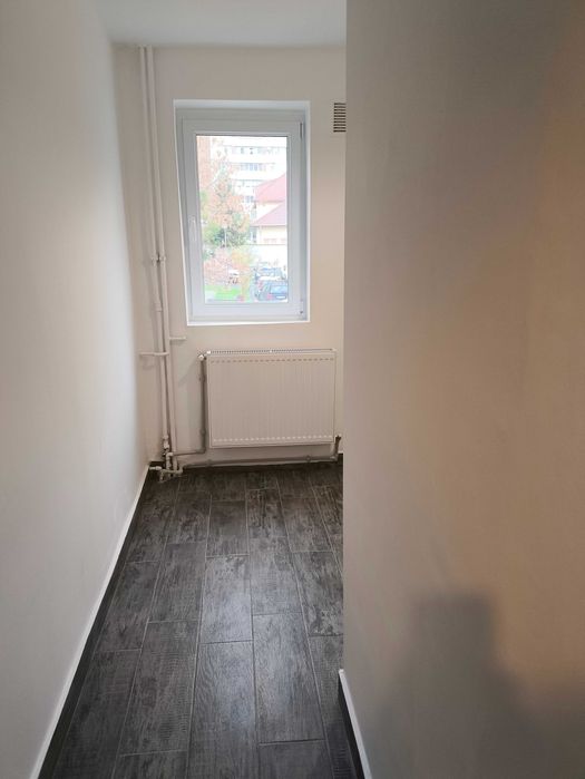 Garsoniera zona Nord, partial renovata, cu centrala termica