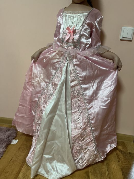 На прокат платье детсое