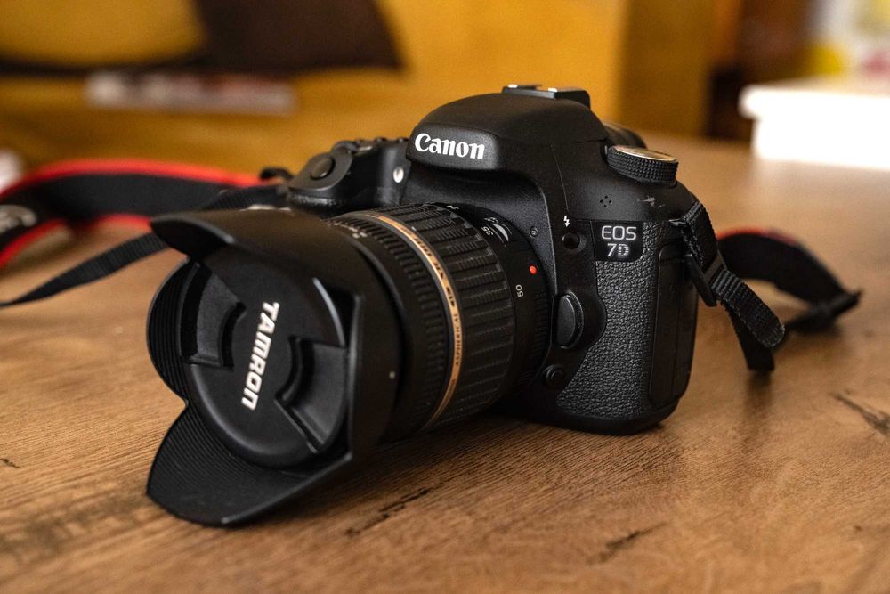 Canon EOS 7D, Тamron17-50 f2.8, TT685c, 3 батерии, 2 бр CF и чанта.