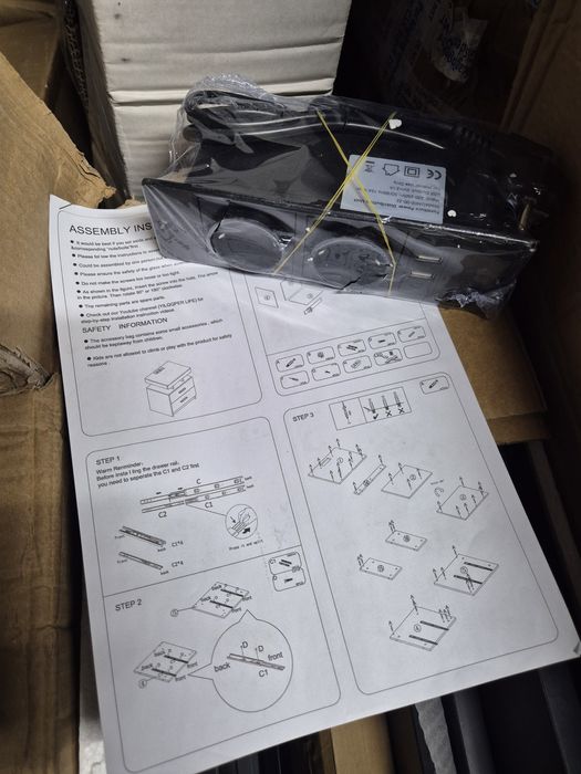 Промоция!Нощно шкафче с 2бр,чекмеджета и 16 цвята RGB LED/2 AC контакта, 2 USB порта