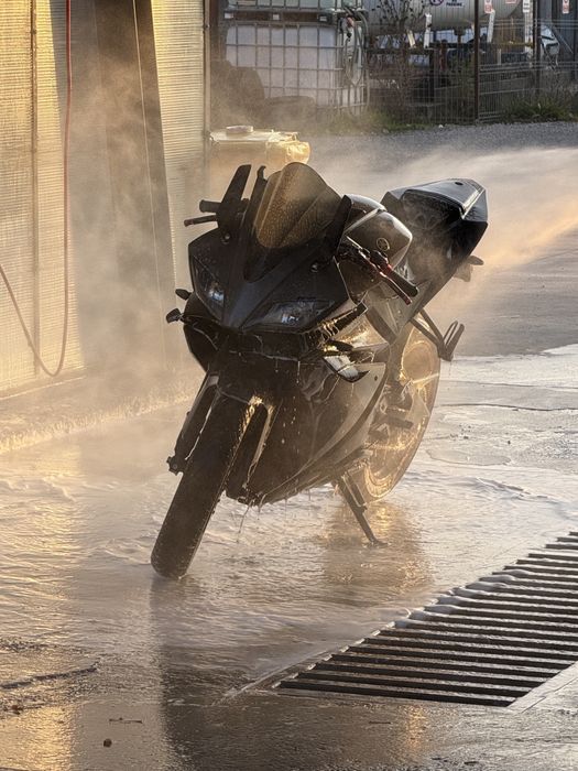 Motocicleta Yamaha YZF   R125