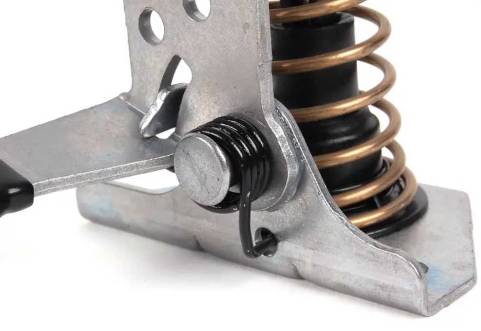 Дръжка преден капак BMW E60 E61 550i 650i M5 M6 06-10 двигател части