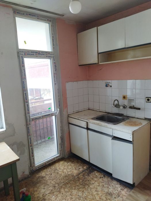 Продава двустаен апартамент в центъра на гр Смолян