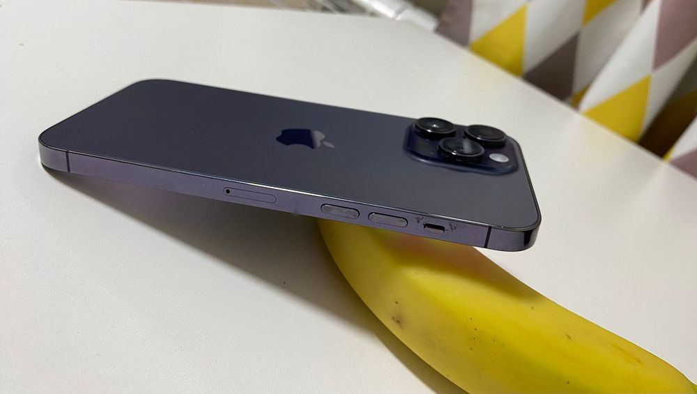 iPhone 12 . Проо