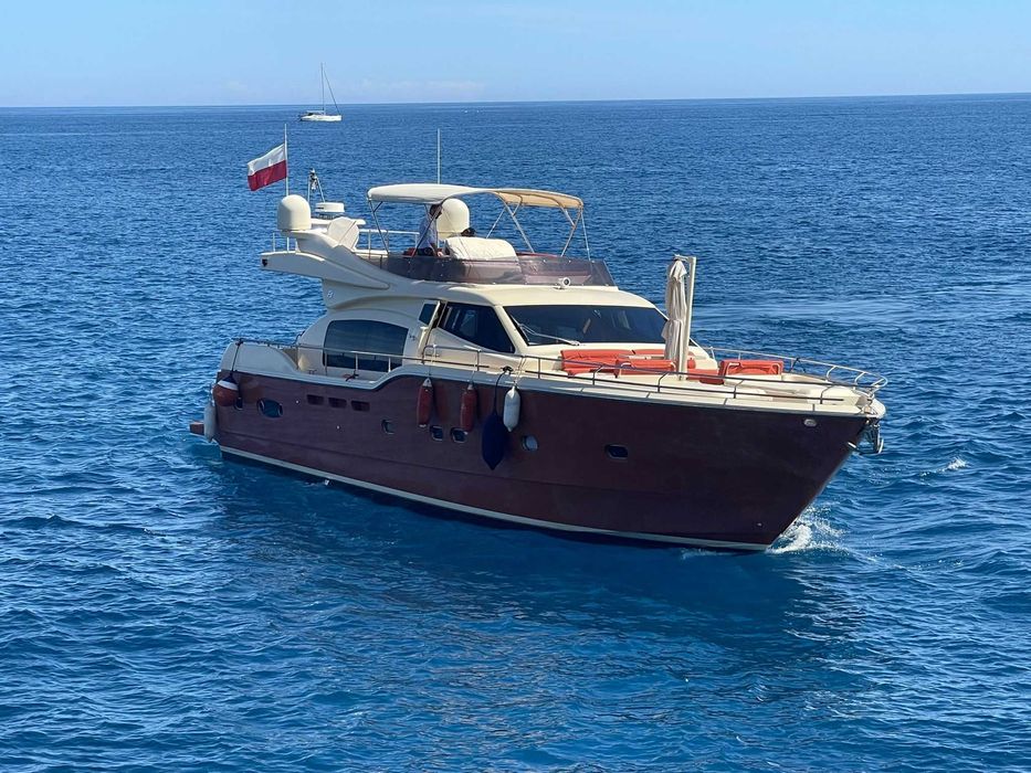 Yacht ferretti altura 690