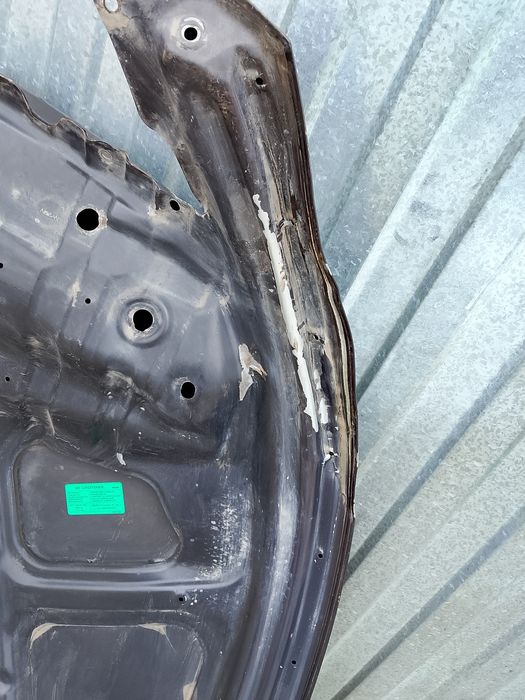 Капот ниссан тиана в хорошем состоянии есть не большой дефект вмятина