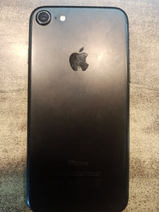 Iphone 7  память 64