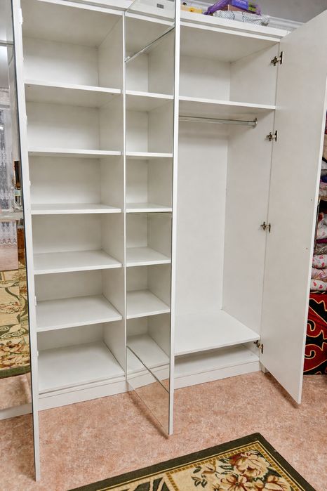 Прдам шкаф вместительный