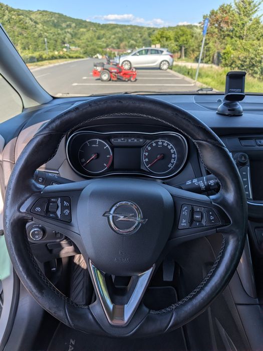 Vând Opel Zafira C Tourer 2.0 cdti 170 CP an 2017 - 7 locuri.