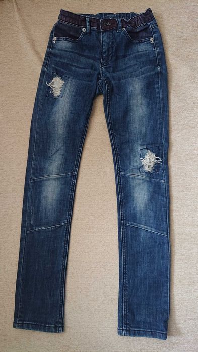 Запазени дрешки на символични цени