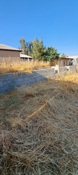 8 сотихли уй ховли сотилади 1 сотихи нархи 4минг $