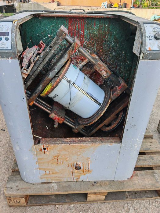 Миксери за тониране на боя.