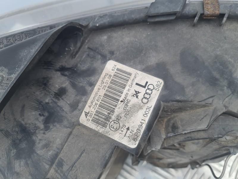 Far cu bec stanga Audi A3 8P1