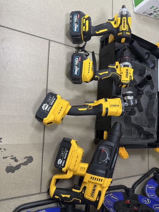 Набор инструментов 4в1 DeWALT