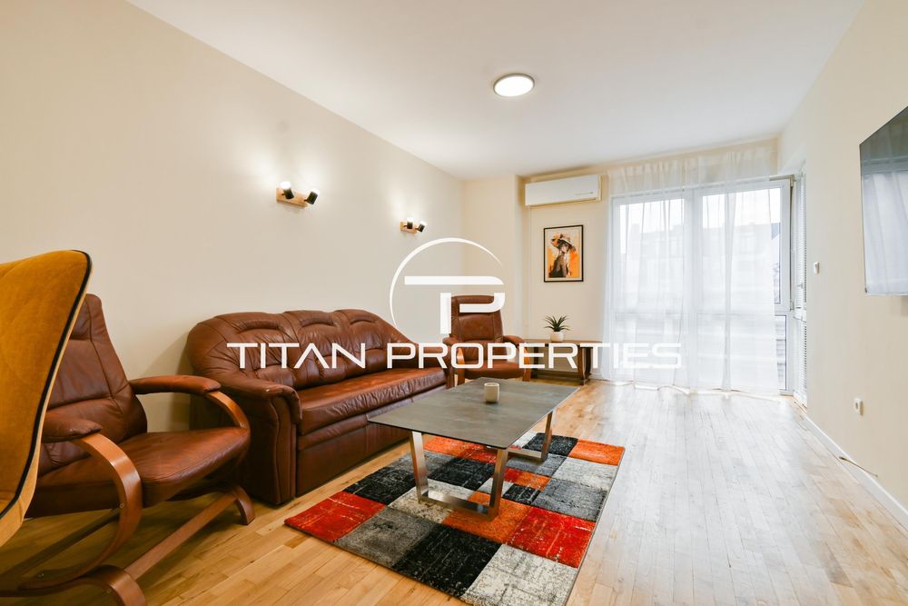 Дава се под наем Двустаен апартамент в София, Център - 60 кв.м за 648.21 € - Снимка #1